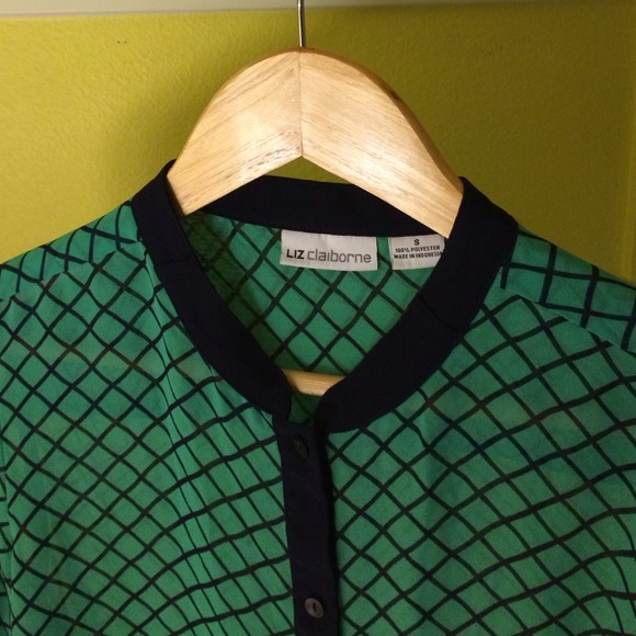 Liz Claiborne polyester top - Picture 2 of 3