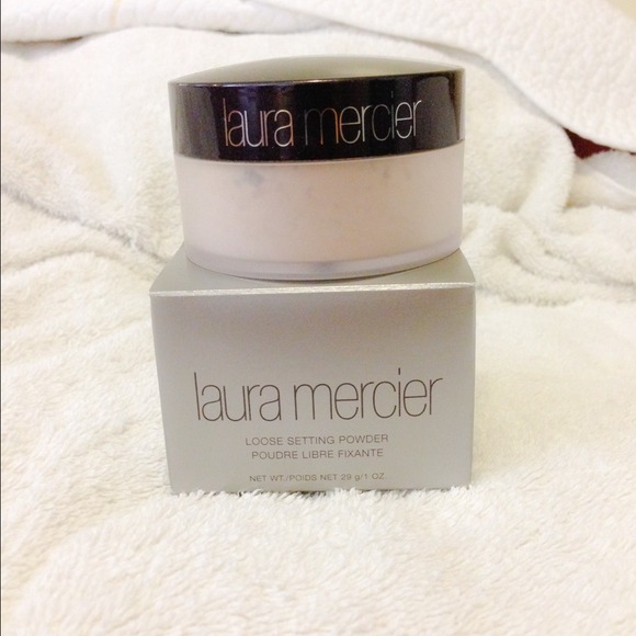 🚫SOLD🚫 Laura Mercier translucent powder. - Picture 1 of 2