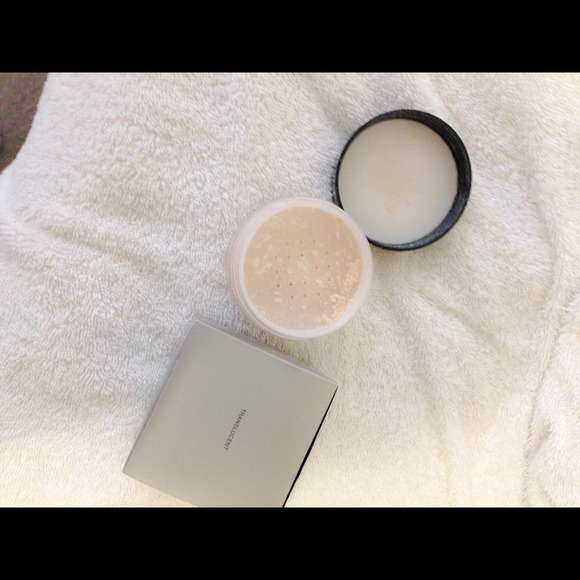 🚫SOLD🚫 Laura Mercier translucent powder. - Picture 2 of 2