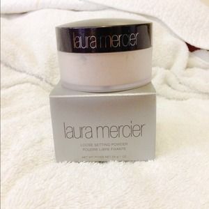 🚫SOLD🚫 Laura Mercier translucent powder.