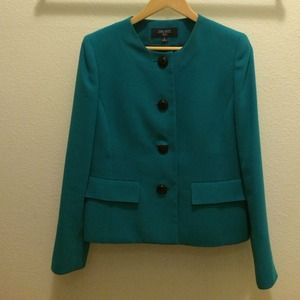 Jones wear suit blazer