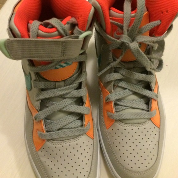 Nike hi tops - Picture 2 of 3