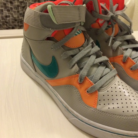 Nike hi tops - Picture 3 of 3