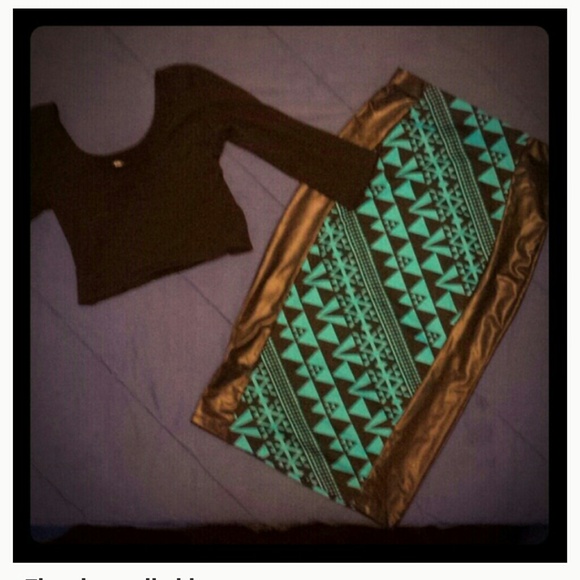 Black crop top