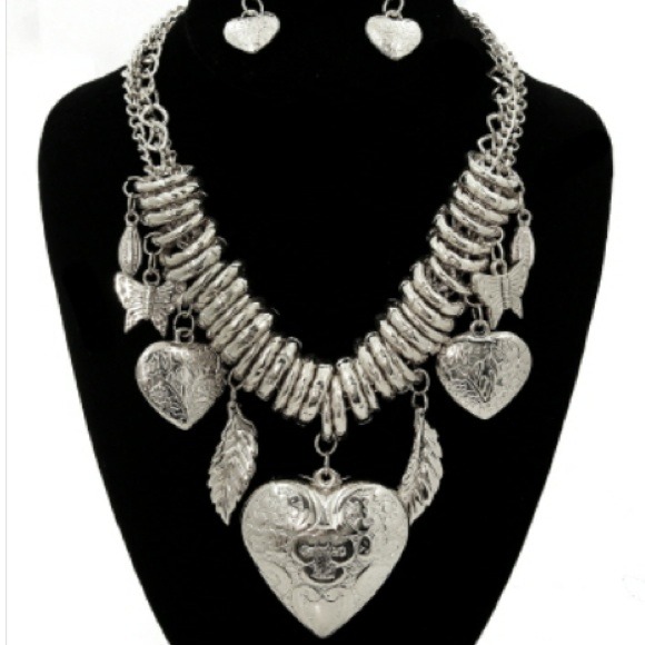 Jewelry - Heart necklace