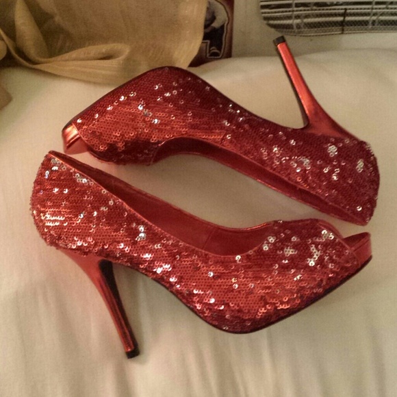 Shoes - Picture 2 of 3