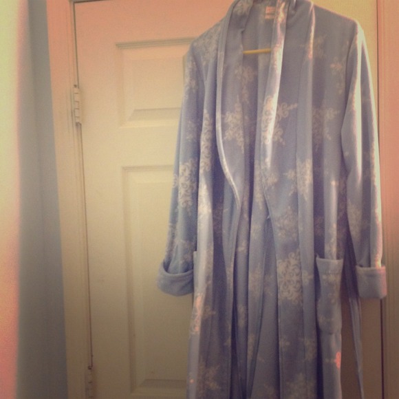 Plush winter robe