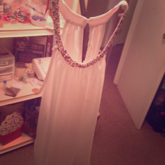 White dress up tank with gorgeous beads - Picture 1 of 4