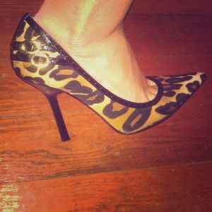 Guess Leopard Pumps 8.5