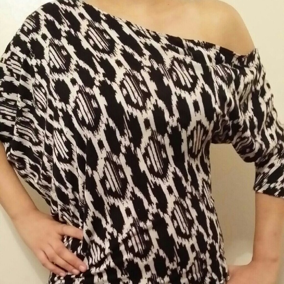 Half Sleeve Black and White Top