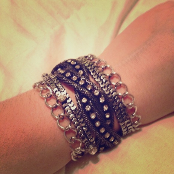 Accessories - ✨✨Bundled✨✨Silver/black bracelet