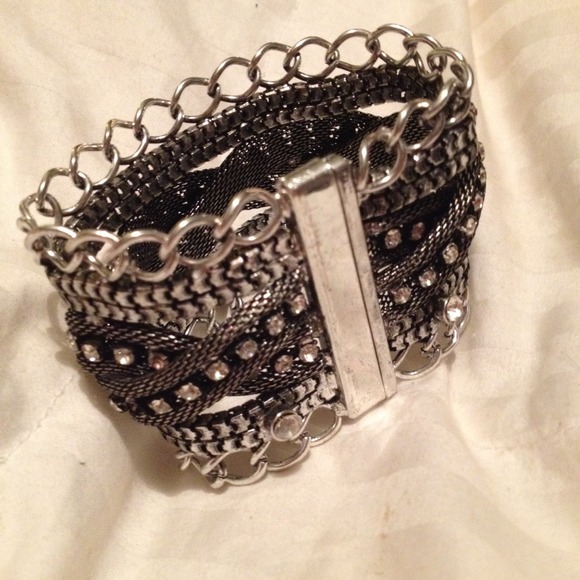 ✨✨Bundled✨✨Silver/black bracelet - Picture 3 of 3