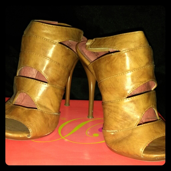 Leather Tanish Heels