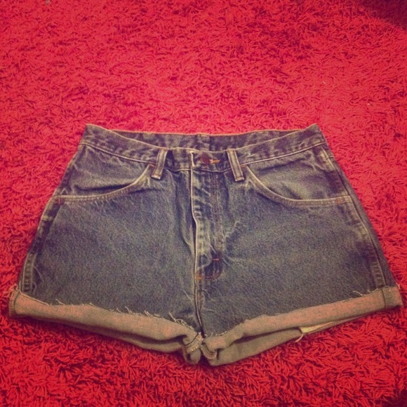 HIGH WAISTED SHORTS!