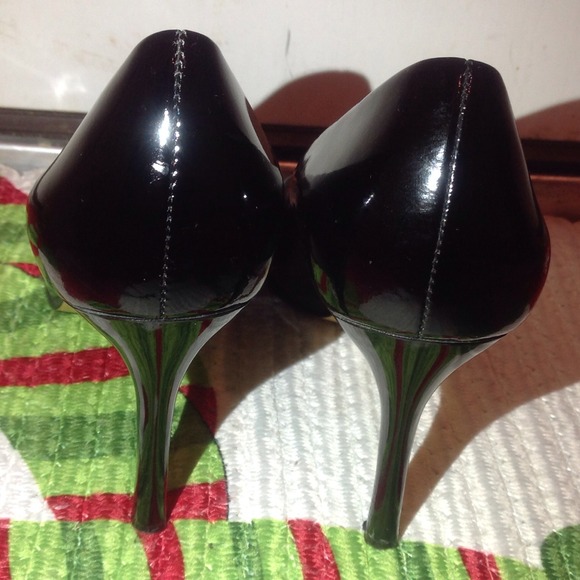 Nine West Black Peep Toe Shoes Heels Size 8 1/2 - Picture 3 of 4