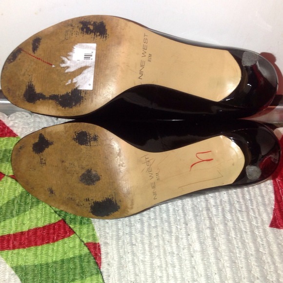 Nine West Black Peep Toe Shoes Heels Size 8 1/2 - Picture 4 of 4