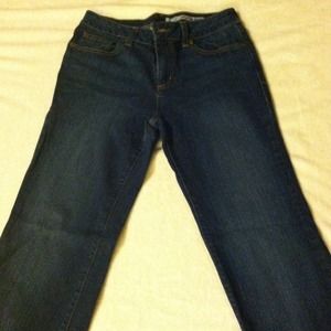 DKNY Soho fit Jeans. Size 6
