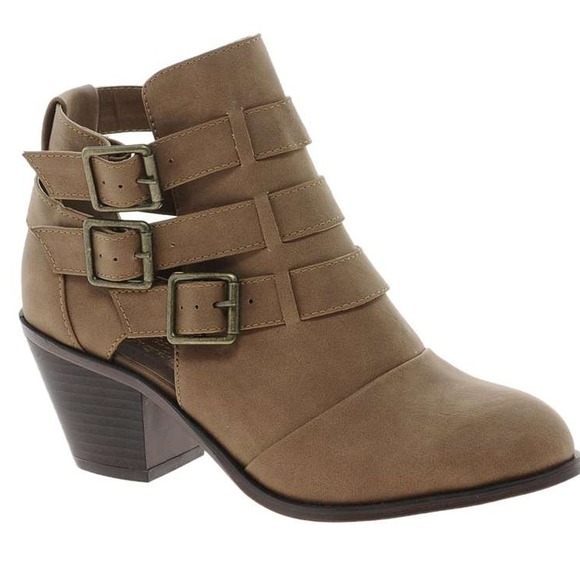 Boots - NEEDS TO GO REDUCED Super Cute Cut Out Ankle Boot!