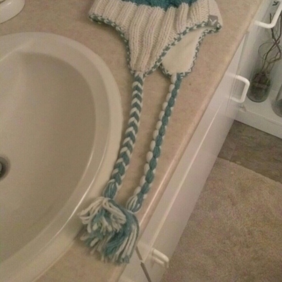 Beanie blue and white