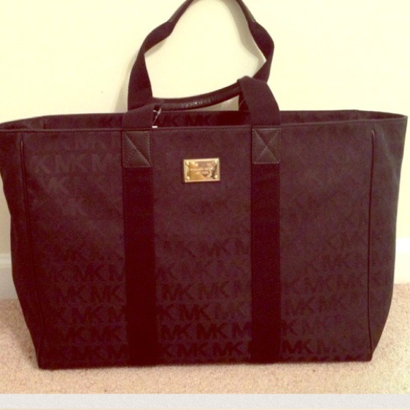 PRICE✂️Authentic "New" MK BAG bag