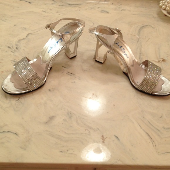 Chic clear heel crystal silver sandal