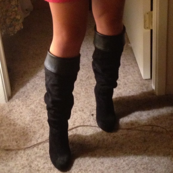 Adrienne Vittadini suede boots