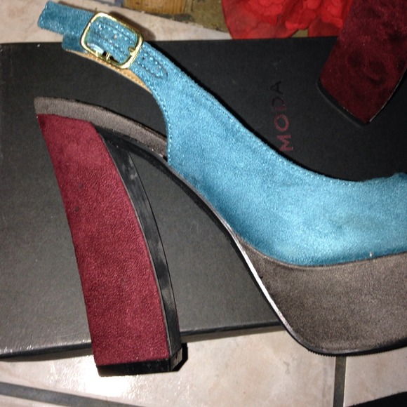 Cute peep toe heels - Picture 2 of 3