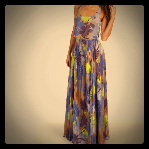 ❌Sold in bundle❌🎉HOST PICK 2/20🎉 floral maxi
