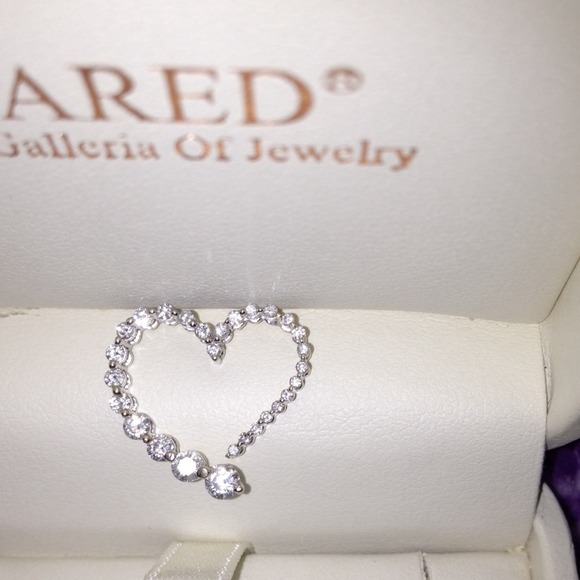 Genuine diamonds pendent in 14kt WG