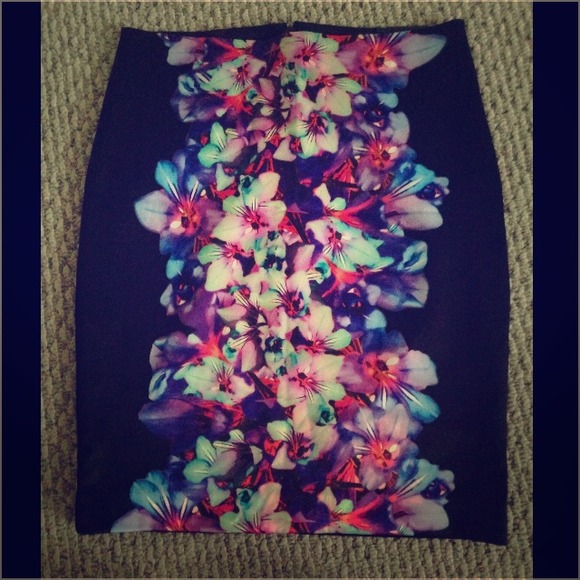 Express floral pencil skirt