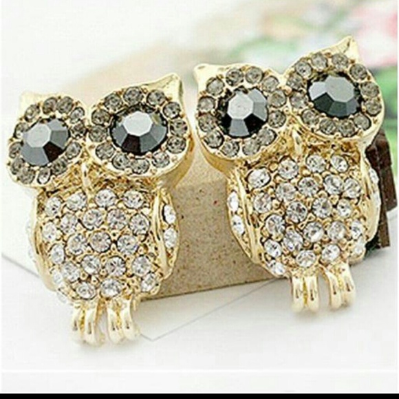 DAZZLING OWL CRYSTALS STUD EARRINGS--Free giftbox - Picture 1 of 4