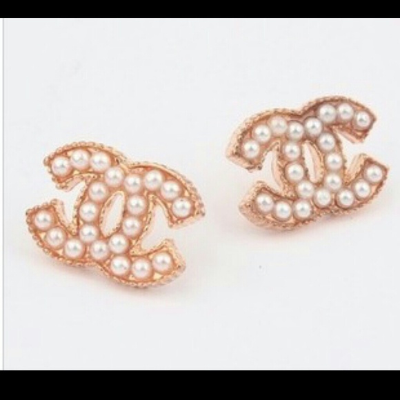 C cc Pearls Stud Earrings --gift box included