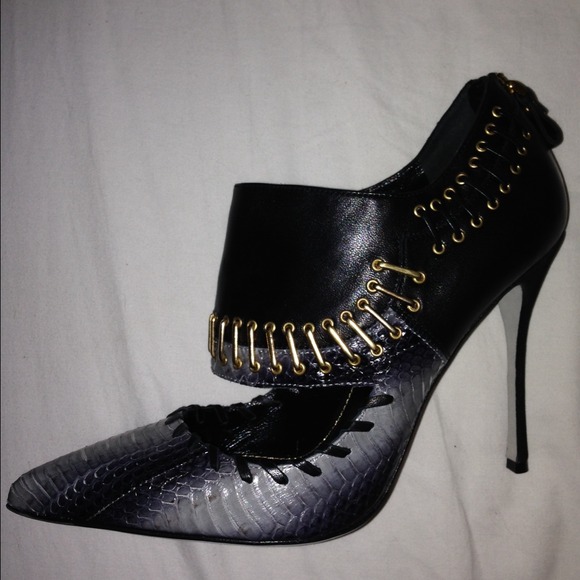 Sergio Rossi Snakeskin Pumps -- NEVER WORN! - Picture 2 of 3