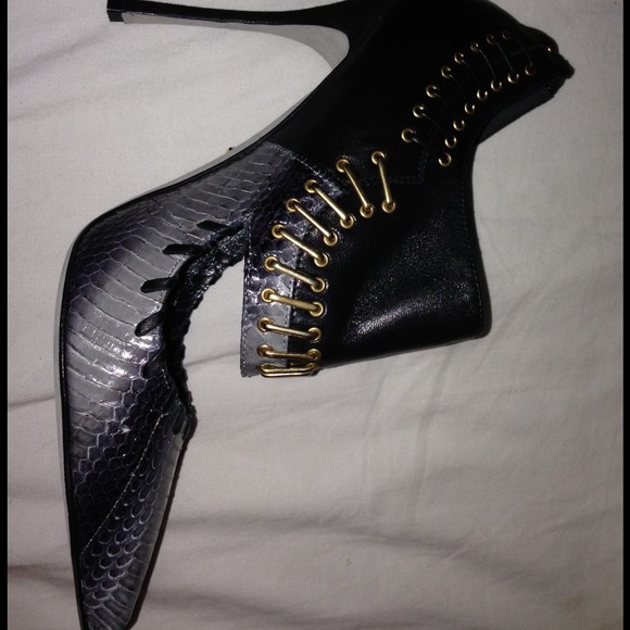 Sergio Rossi Snakeskin Pumps -- NEVER WORN! - Picture 3 of 3