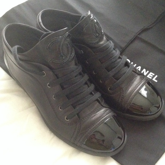 💯 Authentic Chanel Sneakers - Picture 2 of 3