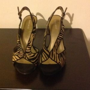 Size 7 brown and tan zebra print heels