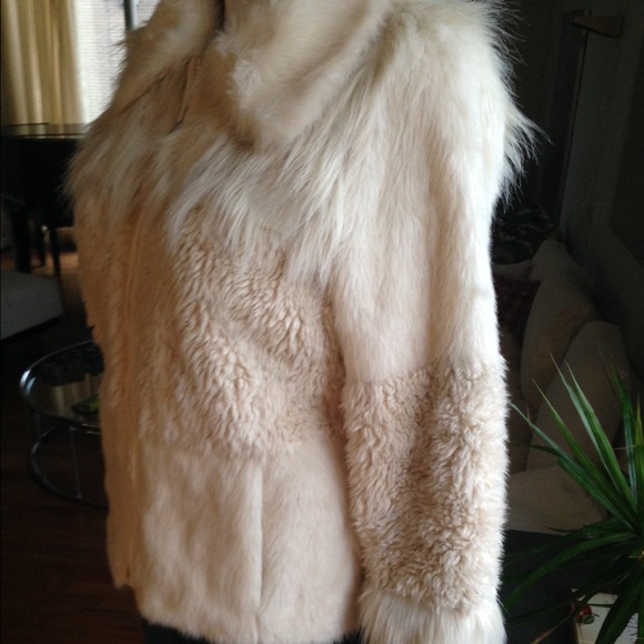 Laundry Off-White Faux Shearling Cropped Jacket - Picture 3 of 4