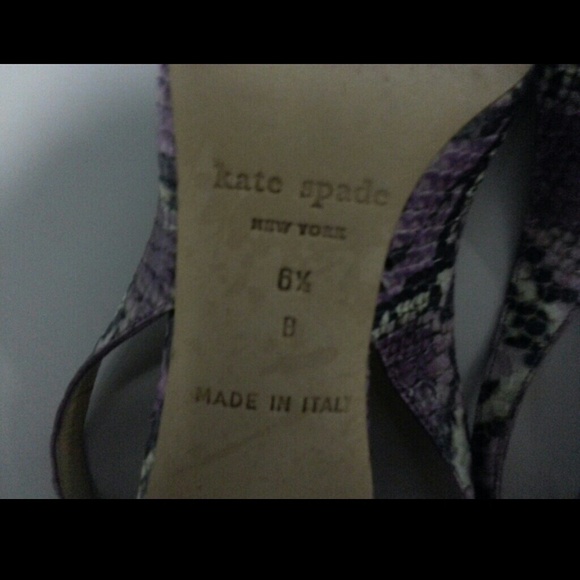 Beautiful Kate Spade Snake Embossed Leather Pump - Picture 3 of 4