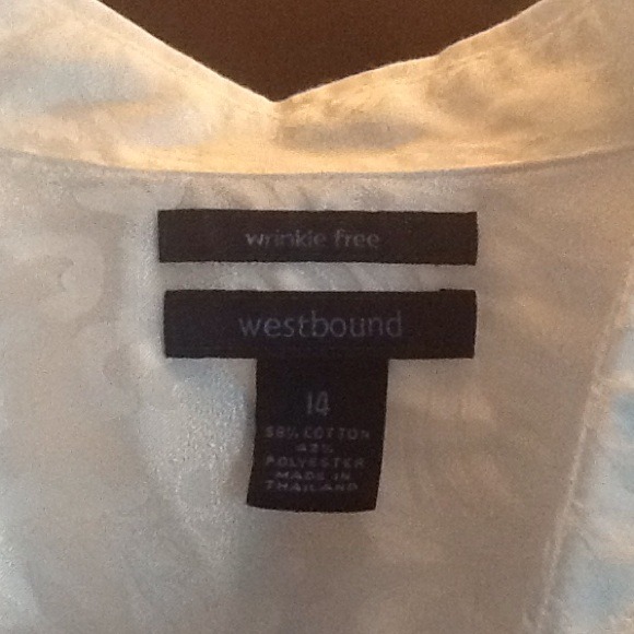 Cute white button down - Picture 2 of 2
