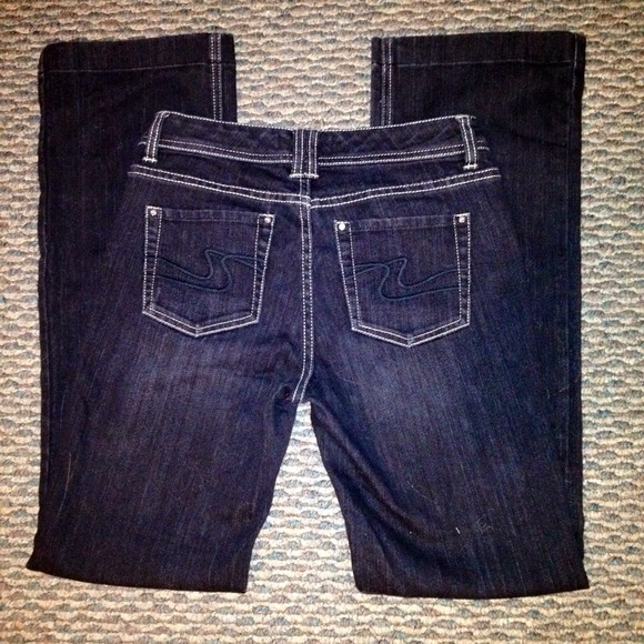 Boot leg Black Jeans ❤️🌷 - Picture 3 of 3