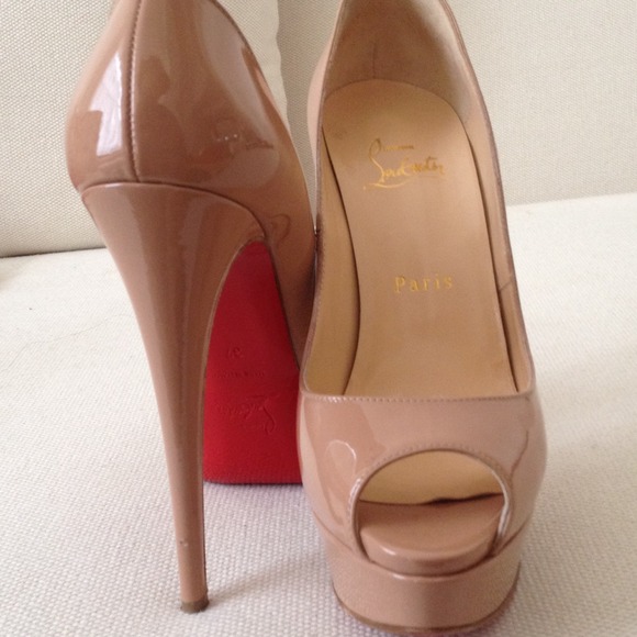 Nude Christian Louboutin Peep toes pumps. - Picture 3 of 3