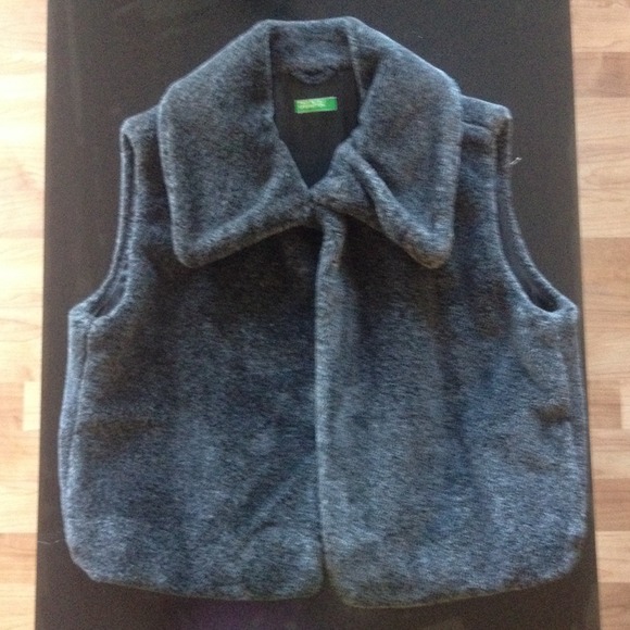 UNITED COLORS OF BENETTON Faux Fur Vest