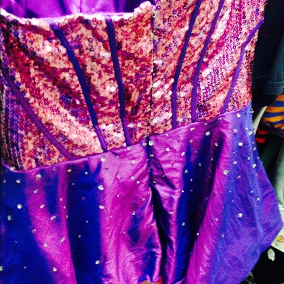 CUTE SHORT NICKI MINAJ STYLE DRESS - Picture 2 of 4