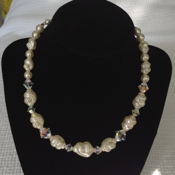 Vintage faux pearl rock crystal choker necklace