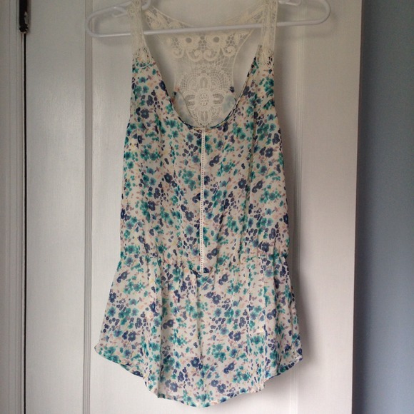 Lauren Conrad Tops - ✨HOST PICK✨Peplum Crochet Chiffon Floral Top