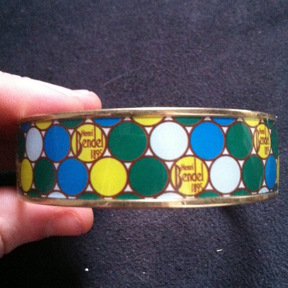 Brand new Henri Bendel bangle!!