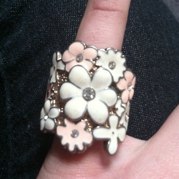 Cute floral ring