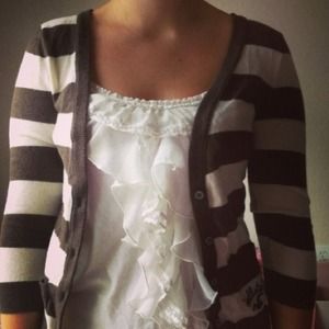 Super Cute Hollister Sweater