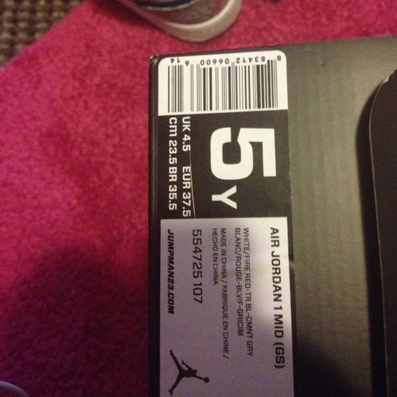 Air Jordan 1s BRAND NEW. Mint Condition - Picture 4 of 5