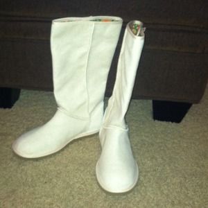 Authentic UGG Boots-NWOT-never been worn